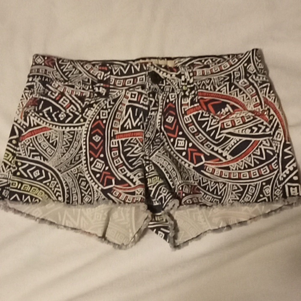 L.E.I Ashley Low Rise Shorts Size 9 Regular